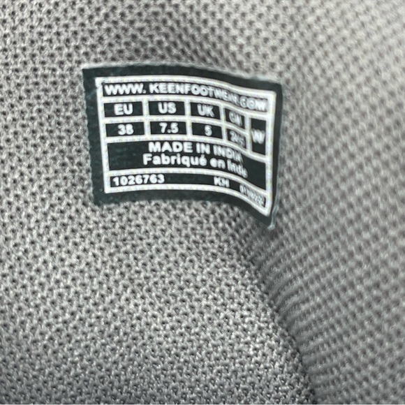 Keen Women’s Size 7.5 Circadia Vent low hiker waterproof Boots New - Picture 11 of 11